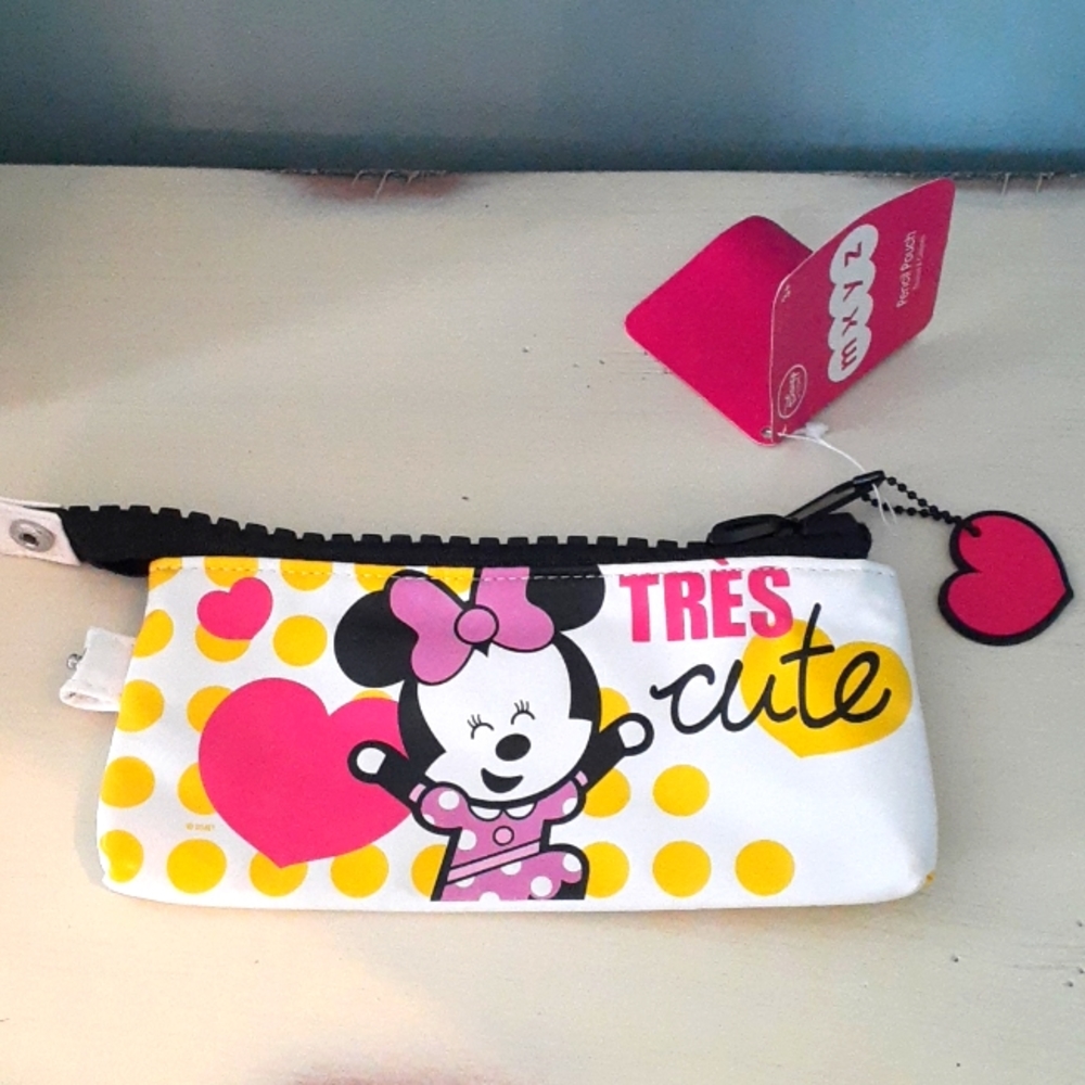 # Disney Minnie Mouse Tres Cute Makeup Pouch
